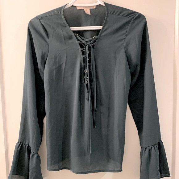 *3/$18* F21 Green Lace Up Bell Sleeve Blouse - Picture 1 of 3